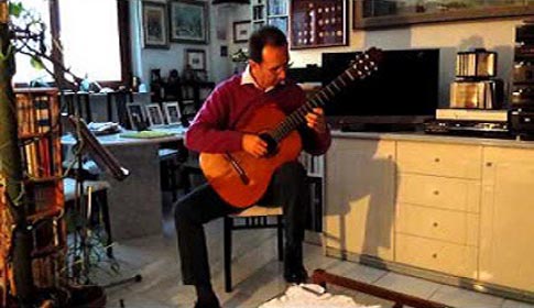 Eligio Bratus e la sua chitarra