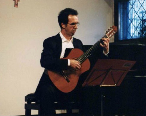 Eligio Bratus e la sua chitarra